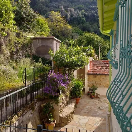 Apartamento 2room Pearl In Flower Riviera 2km From Cote D'azur Specifically For Young Feeling People